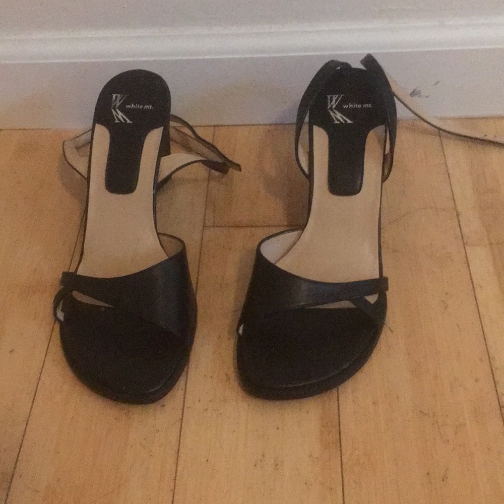 Black wrap around wedges